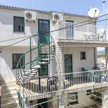 Apartments Mirko Primošten المظهر الخارجي الصورة